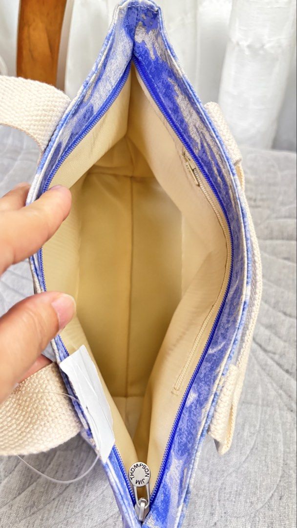 Jim Thompson Canvas Tote small (Category: Tote Bags) located in Calamba. Submitted by cur8d (Listing ID 1461088791, Image 3). Description: .