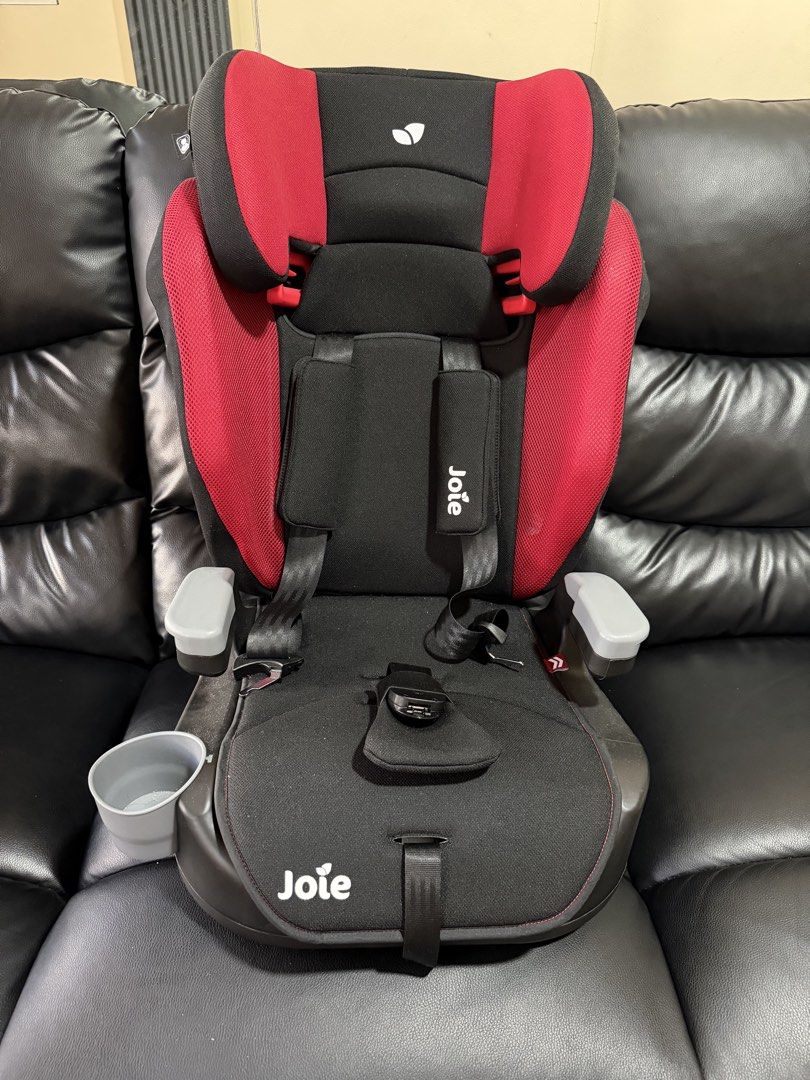 Joie Car Seat (Category: Car Seats) located in Las Pinas. Submitted by shop.at.first.sight (Listing ID 1460943576, Image 1). Description: ✨ Color: Two Tone Black ✨ Used only twice! ✨ Still in very good condition and well-maintained ✨ Comfortable and safe for your little one ✨ Trusted and reliable Joie brand RFS: Hindi sanay si baby sa car seat, kaya twice lang talaga nagamit. Perfect for parents looking for a quality car seat na halos bagong-bago