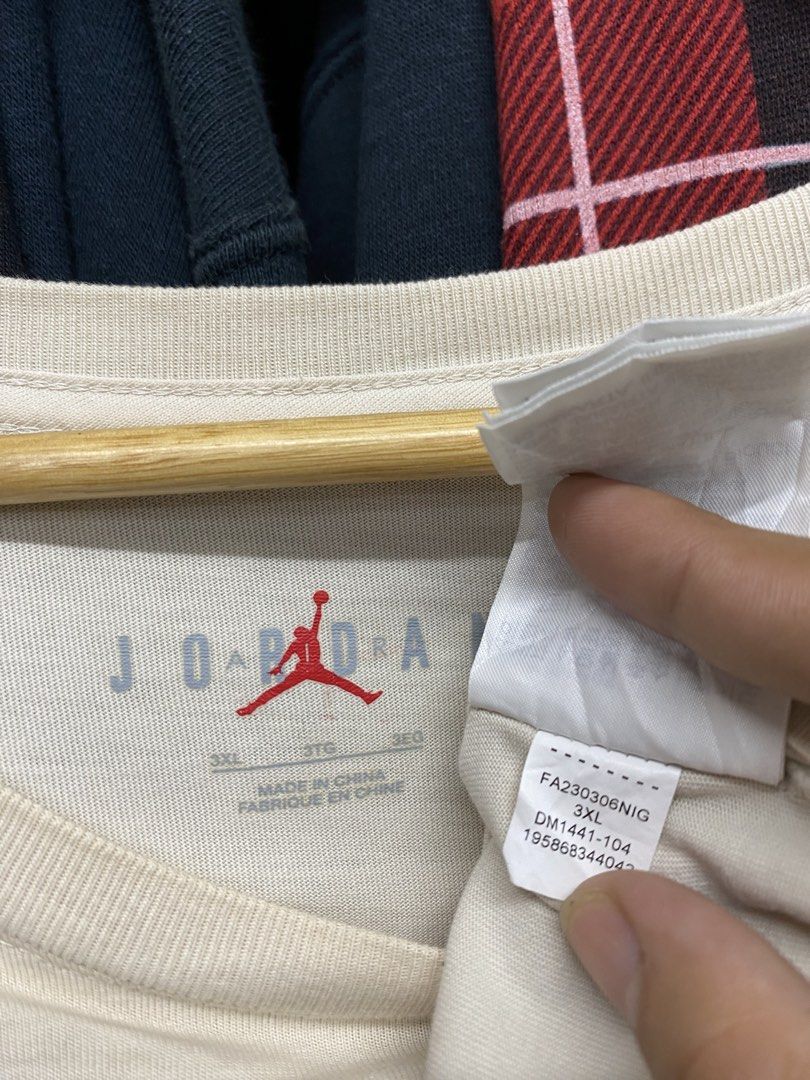 Jordan (Category: Activewear) located in Manila. Submitted by freshfindresale (Listing ID 1461063664, Image 3). Description: Mine: 299 XL (24.5/28.5) Very good condition Need wash Washable dirts.