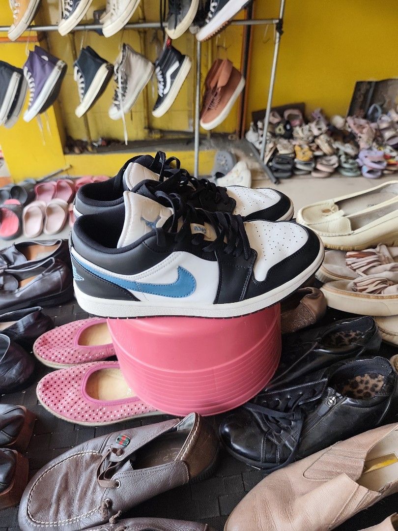 Jordan 1 EUR 42 / US 8.5 (Category: Sneakers) located in Davao. Submitted by zl_preloved_shop (Listing ID 1461083729, Image 2). Description: .