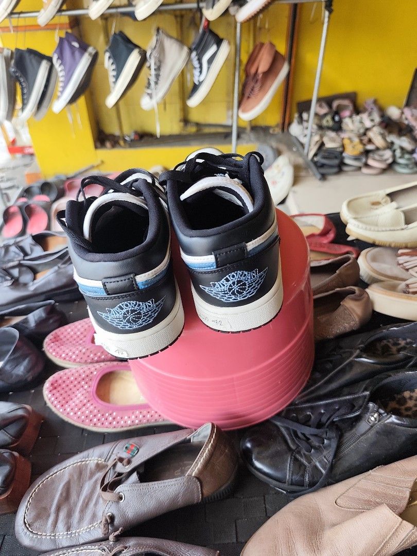 Jordan 1 EUR 42 / US 8.5 (Category: Sneakers) located in Davao. Submitted by zl_preloved_shop (Listing ID 1461083729, Image 3). Description: .