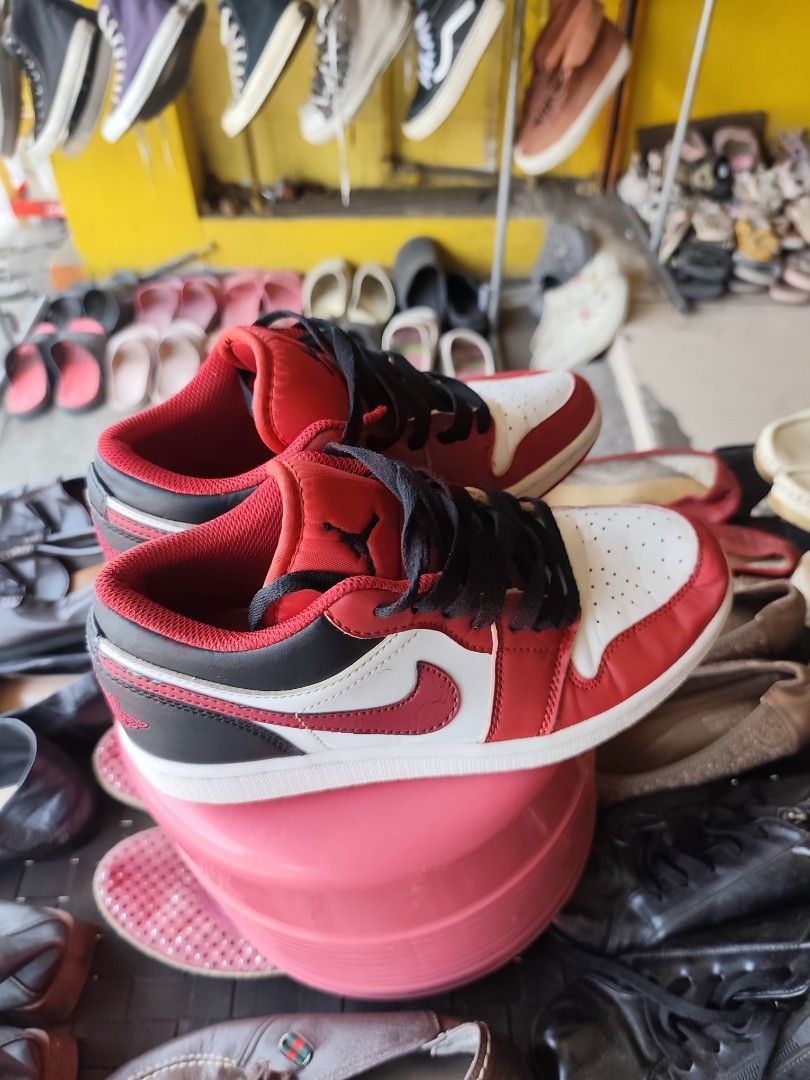 Jordan 1 low EUR 40 / US 7 (Category: Sneakers) located in Davao. Submitted by zl_preloved_shop (Listing ID 1461085137, Image 2). Description: .