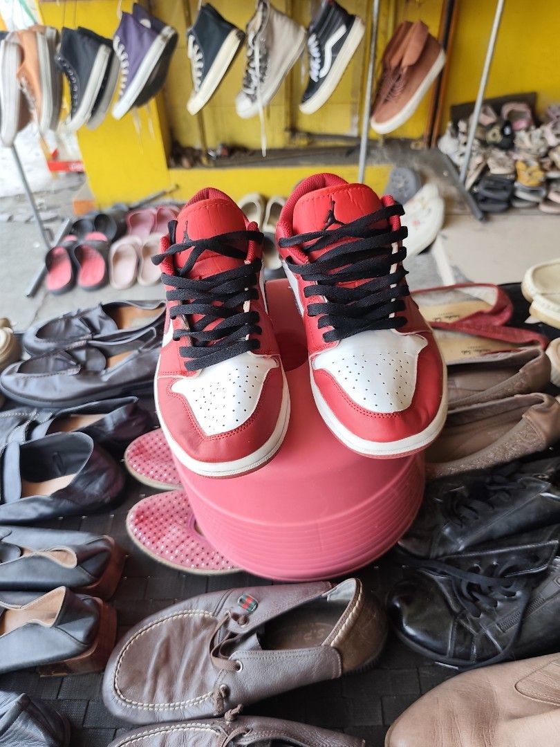 Jordan 1 low EUR 40 / US 7 (Category: Sneakers) located in Davao. Submitted by zl_preloved_shop (Listing ID 1461085137, Image 1). Description: .