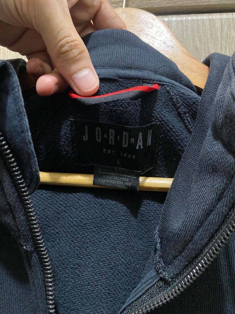 Jordan 2 way zip (Category: Coats, Jackets and Outerwear) located in Manila. Submitted by saint.m (Listing ID 1461018847, Image 3). Description: Nike jordan 1985 2 way zip Size: L Length: 26.5 inches Width: 20 inches Issue: pin hole Still presentable.