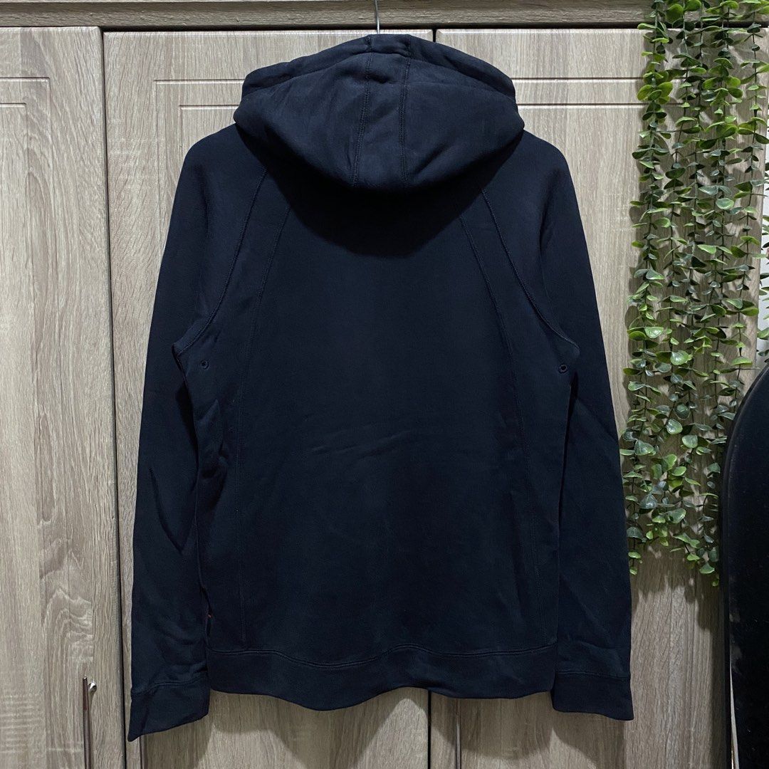Jordan 2 way zip (Category: Coats, Jackets and Outerwear) located in Manila. Submitted by saint.m (Listing ID 1461018847, Image 2). Description: Nike jordan 1985 2 way zip Size: L Length: 26.5 inches Width: 20 inches Issue: pin hole Still presentable.