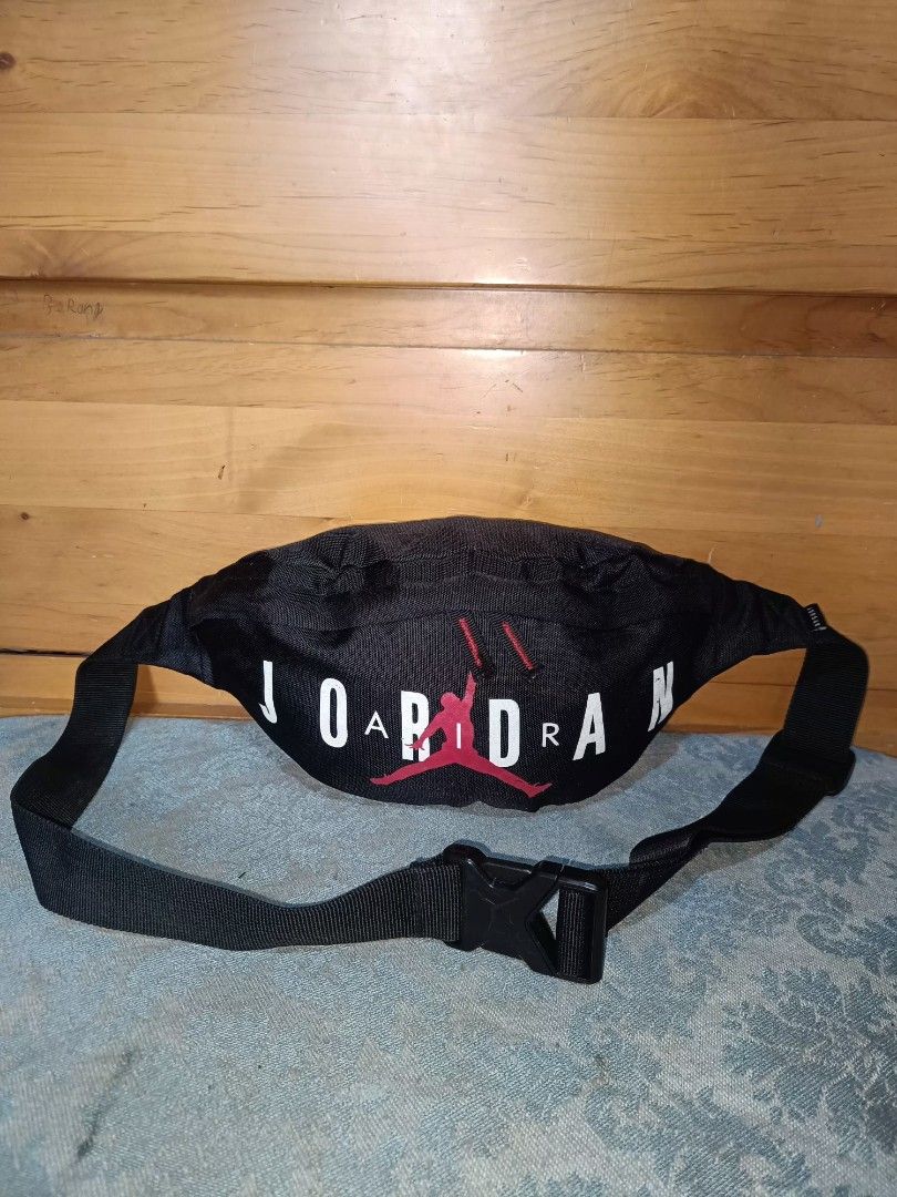 Jordan Belt Bag (Category: Belt bags, Clutches and Pouches) located in Baguio. Submitted by roselleshiddentreasures13384 (Listing ID 1460951683, Image 1). Description: 🌸Canvass Material 🌸No Major Issue 🌸Normal Signs Of Use Only 📏Small - Meduim o0Size 🖼️Check All Photos For Other Details ❌Limit You Expectation The Item Is Preloved ( From Ukay ) ❌No Return No Exchange.