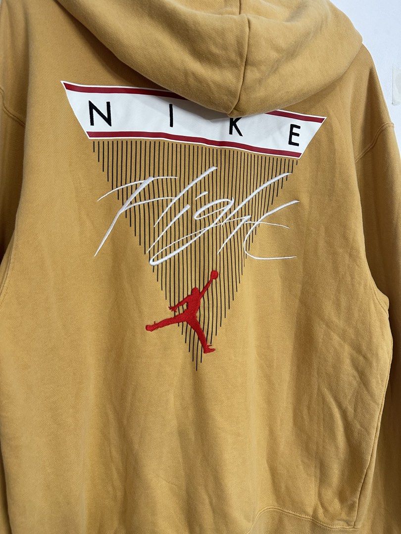 Jordan Flight Hoodie (Category: Coats, Jackets and Outerwear) located in Las Pinas. Submitted by archimedes.joaquin (Listing ID 1460946918, Image 3). Description: Excellent condition - 9.5/10 color rate - sz Large 23 width 27 length - embroidered back logo No issue Authentic.