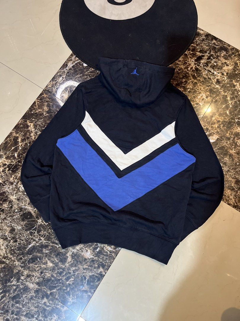 Jordan Hood (Category: Coats, Jackets and Outerwear) located in Mahayag. Submitted by kyle_thrift (Listing ID 1460990108, Image 2). Description: pinhole 3.