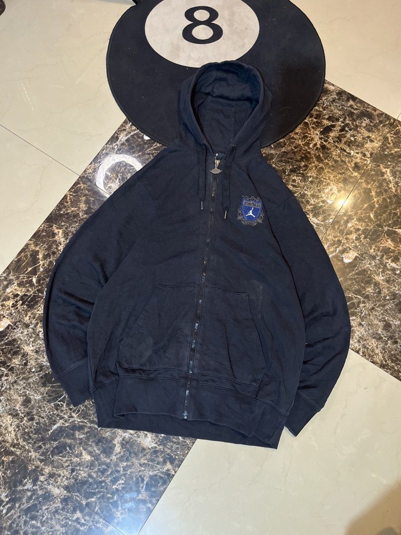 Jordan Hood (Category: Coats, Jackets and Outerwear) located in Mahayag. Submitted by kyle_thrift (Listing ID 1460990108, Image 1). Description: pinhole 3.