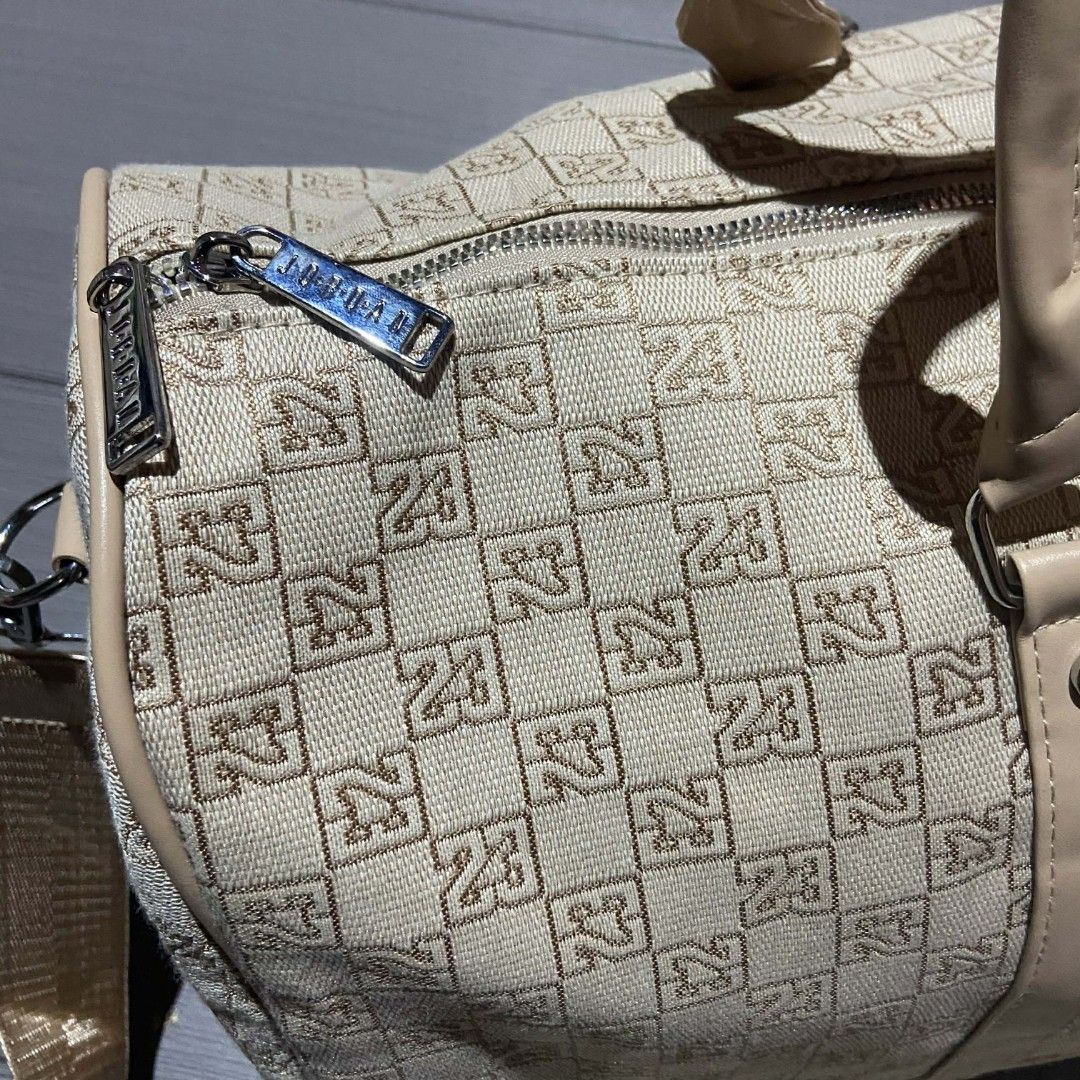 Jordan monogram duffle bag (Category: Backpacks) located in Cavite. Submitted by crams_thrift (Listing ID 1461101162, Image 3). Description: .