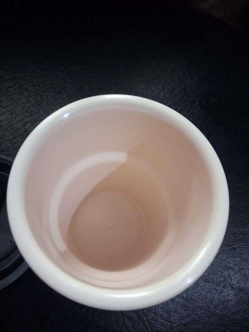 Kafftec 10oz/300ml Real Coffee Grounds Outer Wall Coffee Mug (Category: Coffee & Tea Tableware) located in Mandaluyong City. Submitted by daddyjpanlilio24 (Listing ID 1460955007, Image 3). Description: P 550 Fix price+sf Brand new unused No more box galing US No issue Mandaluyong Shipping/Payment: Gcash/Maya Jnt payment 1st no cod Lalamove payment upon rider pick up.