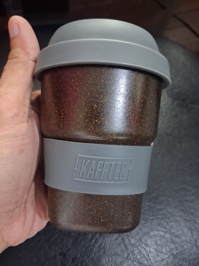 Kafftec 10oz/300ml Real Coffee Grounds Outer Wall Coffee Mug (Category: Coffee & Tea Tableware) located in Mandaluyong City. Submitted by daddyjpanlilio24 (Listing ID 1460955007, Image 1). Description: P 550 Fix price+sf Brand new unused No more box galing US No issue Mandaluyong Shipping/Payment: Gcash/Maya Jnt payment 1st no cod Lalamove payment upon rider pick up.