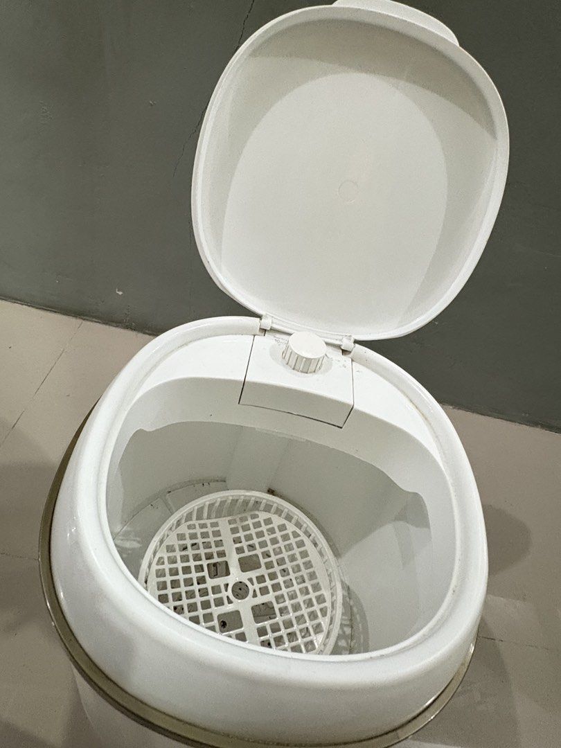 kaisa villa mini washing machine 🧺 (Category: Washing Machines and Dryers) located in Manila. Submitted by chavezhannah_ (Listing ID 1461083076, Image 2). Description: ✿ P900 (negotiable) ✿ with drainer ✿ 220V --- ✿ need to change the motor for spin timer to work properly, it will costs around P300 to repair. .