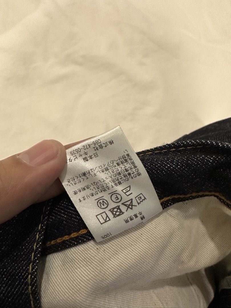 Kapital Okabellbo (Category: Jeans) located in Makati City. Submitted by heartbreakwarfare55 (Listing ID 1461044422, Image 3). Description: - Kapital Dark Wash Jeans - Made in Japan (Mitsu Factory, Okayama) - Size: 36 - Features a leather patch on the back - Care Instructions: Warm wash, line dry in shade, do not iron on leather parts ***This one fits a true to size 33-35, snug on the thighs. Brand new with tags bought from blueingreen soho for 2