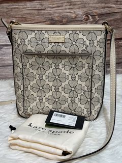 (Category: ) located in . Submitted by akmonlineboutique (Listing ID 1460944447, Image 1). Description: .