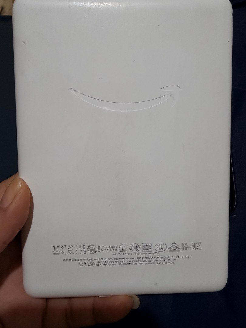Kindle Basic 10th Gen 8GB (Category: Assessment Books) located in Paranaque City. Submitted by hannah.agupit (Listing ID 1460940837, Image 2). Description: Unit, case and cable for charging Issue: chip on the lower buttom as seen on the pic but unit is working properly Ready to use.