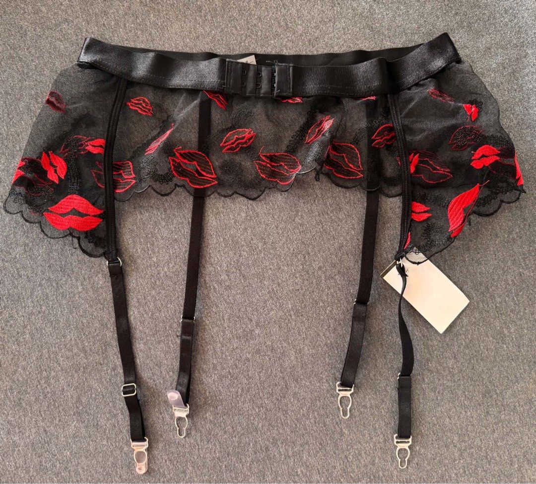 kiss garter belt M (Category: Belts) located in San Jose. Submitted by 99ners (Listing ID 1460924771, Image 2). Description: .