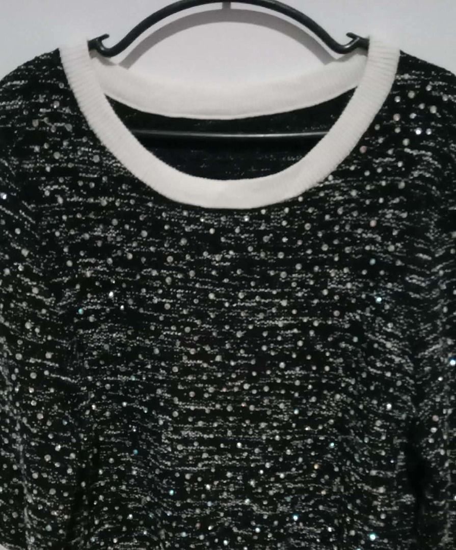 Knitted Long Sleeve with Rhinestones (Category: Longsleeves) located in Calapan. Submitted by jyka12345 (Listing ID 1461017859, Image 2). Description: .