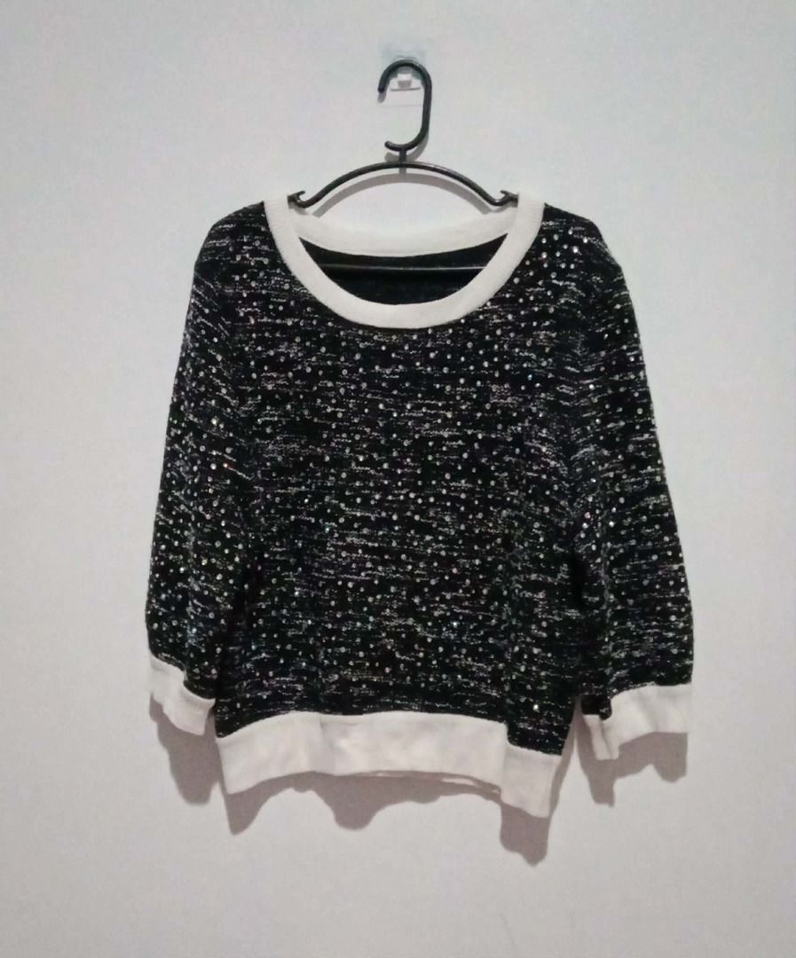 Knitted Long Sleeve with Rhinestones (Category: Longsleeves) located in Calapan. Submitted by jyka12345 (Listing ID 1461017859, Image 1). Description: .