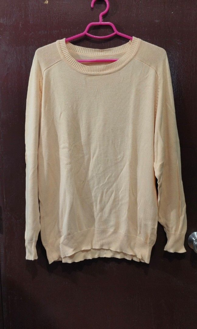 Knitted Pullover (Category: Coats, Jackets and Outerwear) located in Manila. Submitted by friperie. (Listing ID 1461016822, Image 1). Description: Disclaimer: Product Color May Slightly Vary Due to Photographic Lighting Sources or Your Monitor Settings Dm for other pictures or details..