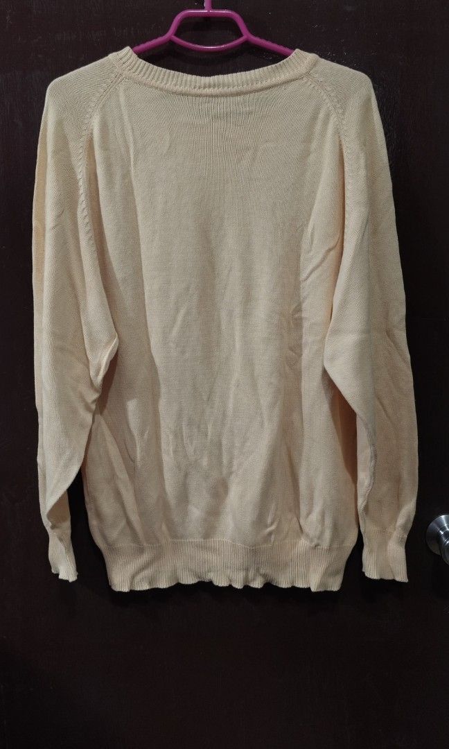 Knitted Pullover (Category: Coats, Jackets and Outerwear) located in Manila. Submitted by friperie. (Listing ID 1461016822, Image 2). Description: Disclaimer: Product Color May Slightly Vary Due to Photographic Lighting Sources or Your Monitor Settings Dm for other pictures or details..
