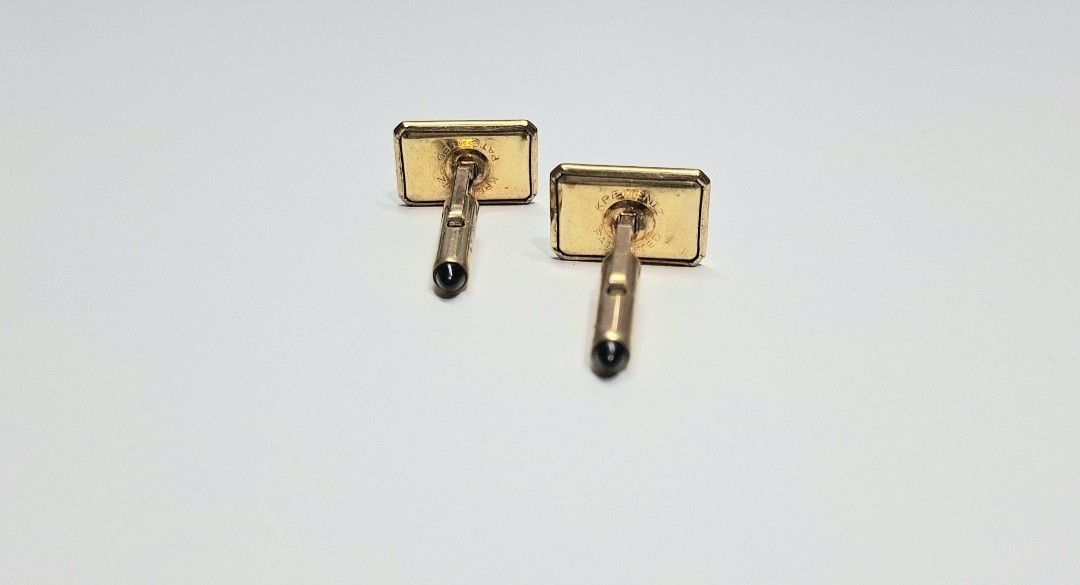 Krementz Cufflinks (Category: Cuff Links) located in Makati City. Submitted by archaic532shop (Listing ID 1461039907, Image 2). Description: IMPORTANT NOTES: • Clients with OFFERS will be prioritized. • Selling in “As Is “condition (no warranty or guarantees) Accept all flaws before and after purchase. No returns. No exchange of items. • All items are pre-owned unless declared New • Conversation regarding OFFERS will be entertained once a Carouse