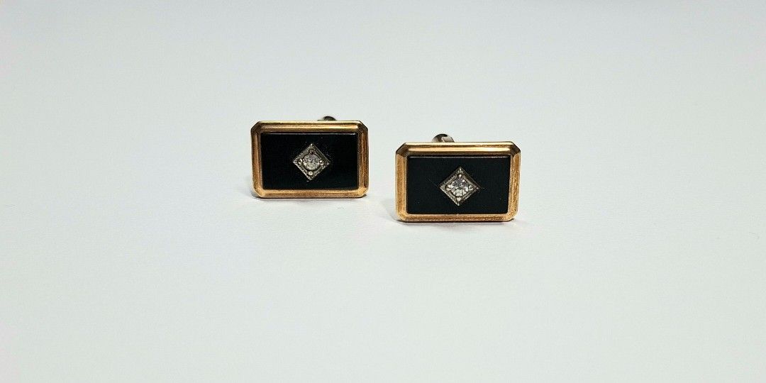 Krementz Cufflinks (Category: Cuff Links) located in Makati City. Submitted by archaic532shop (Listing ID 1461039907, Image 1). Description: IMPORTANT NOTES: • Clients with OFFERS will be prioritized. • Selling in “As Is “condition (no warranty or guarantees) Accept all flaws before and after purchase. No returns. No exchange of items. • All items are pre-owned unless declared New • Conversation regarding OFFERS will be entertained once a Carouse