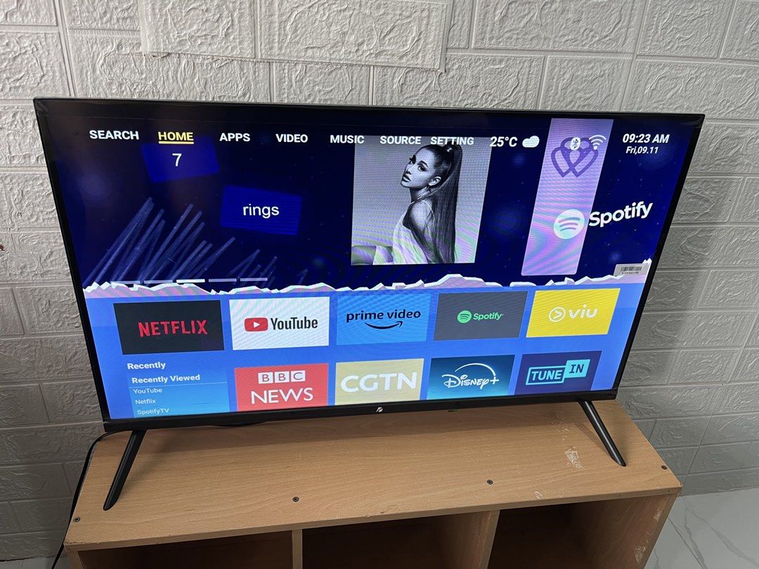 KTS 32" SMART TV / 6k / no issue / 2 months used (Category: TV) located in Manila. Submitted by closetph78 (Listing ID 1460928366, Image 1). Description: KTS 32" SMART TV FOR SALE / 2 MONTHS USED / ₱6,000 No issue po ito May plastic pa mga gilid Mag uupgrade lang Pickup nyo Tanauan Batangas .
