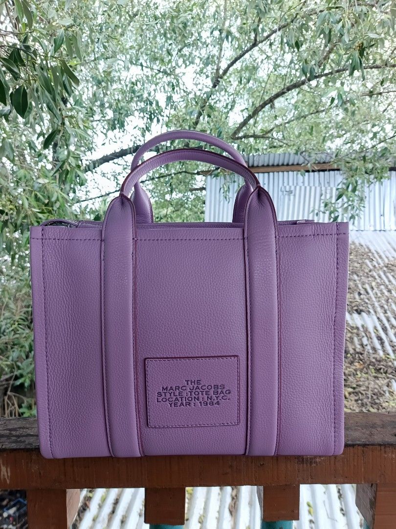 large size MJ (Category: Tote Bags) located in Ozamiz City. Submitted by kapesteba112457 (Listing ID 1460959196, Image 2). Description: 16inches laptop fit!! OFFiCE/Airport Bag. ganda nito mga mi .. MJ ❤ Flawlesss. price:4800.