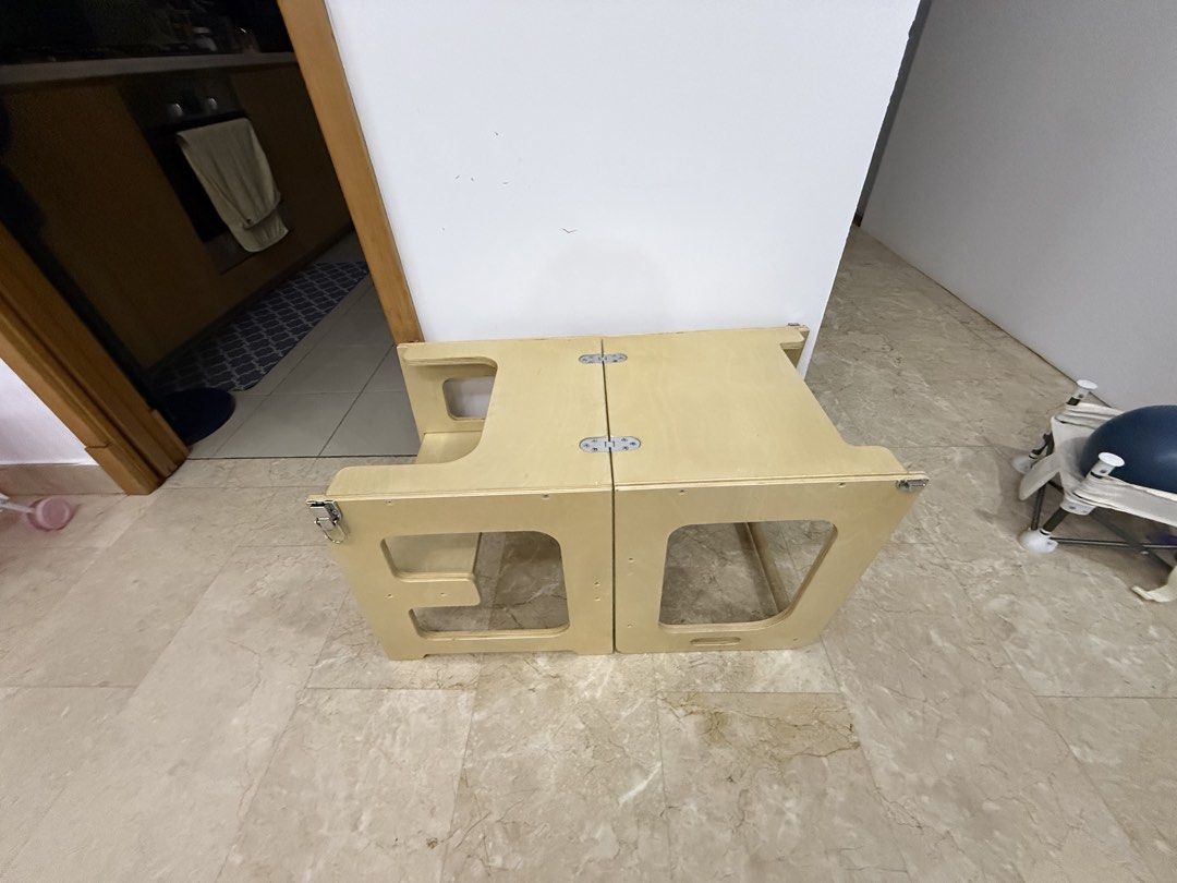Learning tower (Category: Kids' Tables & Chairs) located in Singapore. Submitted by najwa_ben (Listing ID 1461063246, Image 2). Description: Learning tower can be transformed into table and can draw .