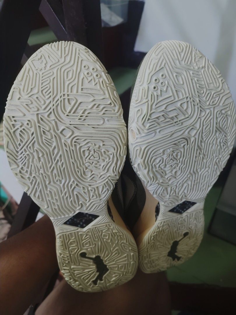 LeBron 20 Olive (Category: Sneakers & Footwear) located in Malabon City. Submitted by loveatfirst (Listing ID 1460937670, Image 3). Description: For sale or trade LeBron 20 olive Size 10.5 9+/10 condi Used twice only Replacement box Price 4500 only Offer size 10.5-11 signature basketball shoes Location Malabon.