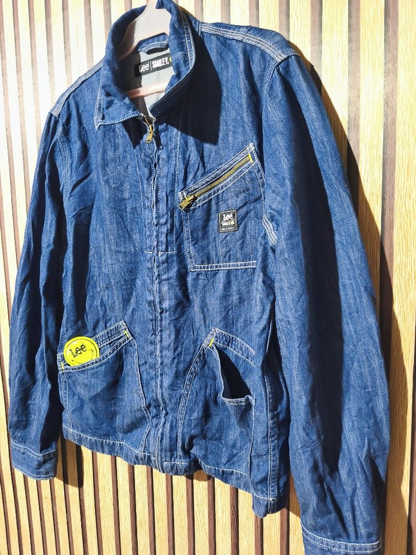 LEE x SMILEY limited edition (Category: Coats, Jackets and Outerwear) located in Baguio. Submitted by baguiopinethrift (Listing ID 1461072696, Image 2). Description: Lee x Smiley Limited Edition Excellent Condition Size: (21x27) Price: 750 Loc: Baguio open for shipping Pm other details.