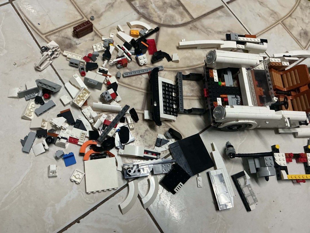 Original Lego porshe incomplete (Category: Lego & Building Sets) located in Angeles City. Submitted by ritenianstuff (Listing ID 1461101051, Image 3). Description: original lego porshe May kulang check photos Kaya mura nkpost incomplete po Lp posted authentic po Add sf 104 Gcash payment.