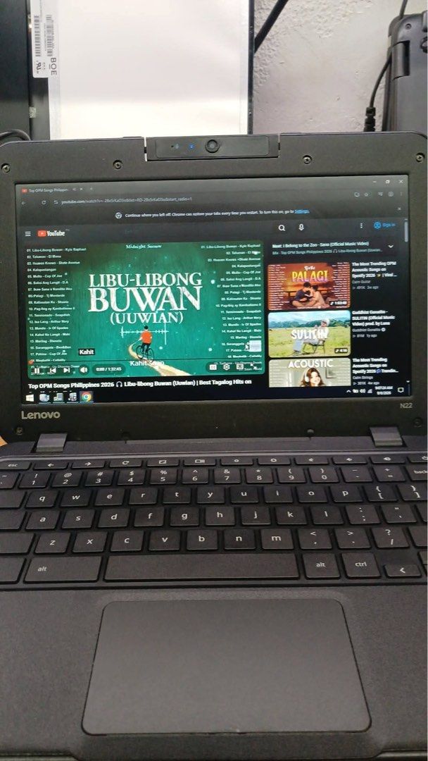 Lenovo Chromebook (Category: Laptops & Notebooks) located in San Juan City. Submitted by raketeramoonies (Listing ID 1461019173, Image 1). Description: LENOVO 11E 4GB RAM 16GB SSD NO ISSUE COMPLETE SET WITH BOX CHARGER MOUSE MOUSE PAD AND BAG NEGOTIABLE PERO PASS SA BARAT! .