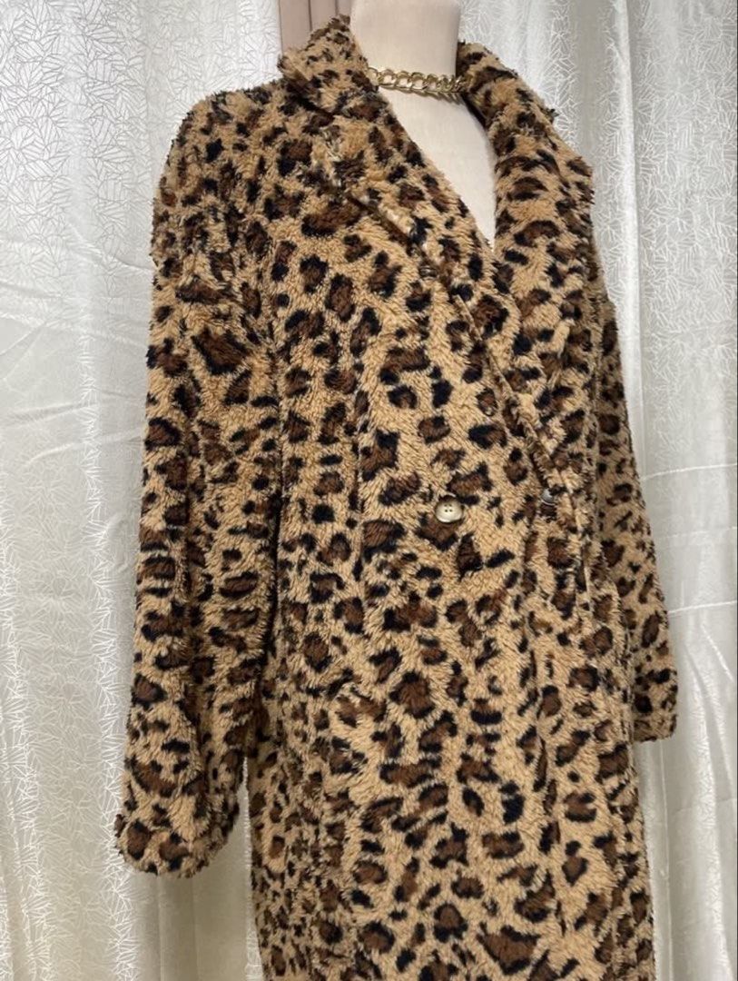 Leopard print coat (Category: Coats, Jackets and Outerwear) located in Balayan. Submitted by Minutetowinit (Listing ID 1461055566, Image 3). Description: Rfs: change of mind Makapal yung tela.