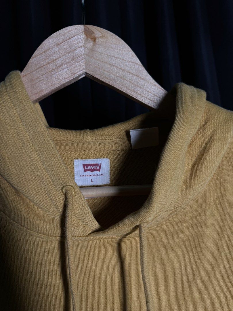 Levis (Category: Hoodies) located in La Trinidad. Submitted by kodspogi (Listing ID 1460964659, Image 3). Description: Levis 24.5/31 : XXL Excellent Complete tags 880.