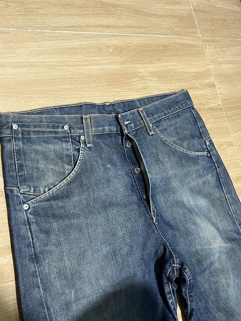 LEVIS BUTTON FLY ENGINEERED JEANS (Category: Jeans) located in Davao. Submitted by namiswan_arnne (Listing ID 1461109050, Image 3). Description: FOR SALE‼️ Engineered Waist 34 Length (34 on tag) (48 actual size) Leg Opening 9 Issue: Pin hole (8th pic) Minor stains(washable).