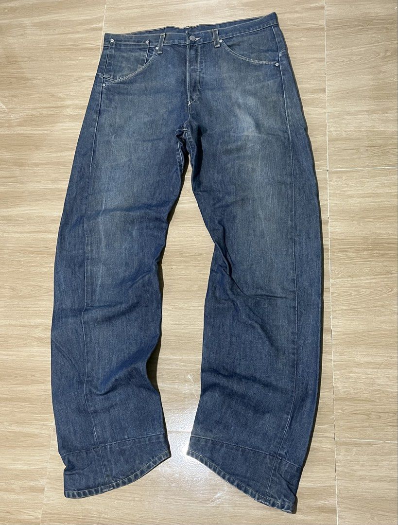 LEVIS BUTTON FLY ENGINEERED JEANS (Category: Jeans) located in Davao. Submitted by namiswan_arnne (Listing ID 1461109050, Image 2). Description: FOR SALE‼️ Engineered Waist 34 Length (34 on tag) (48 actual size) Leg Opening 9 Issue: Pin hole (8th pic) Minor stains(washable).