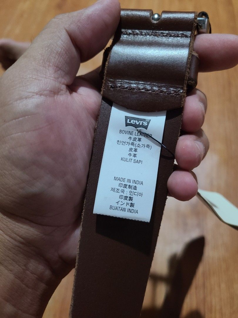 Levi's Men's Cabazon Belt Brown size 95 (Category: Belts) located in Caloocan City. Submitted by naldz82 (Listing ID 1461004889, Image 2). Description: Levi's Men's Cabazon Belt Brown size 95 Brand new check pic for dimes Meet up or Pick up: North Caloocan Bagong Silang MOP: Palawan Pay, MAYA NO COP/COD Pwede nyo pa Lalamove kayo mag book Video call on hand item Courier: Lalamove Or J&T Price: 1,500.