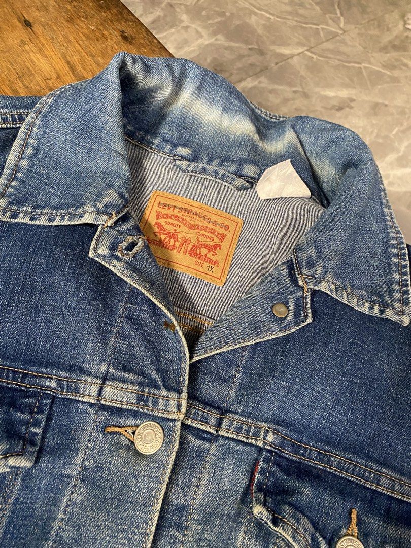 LEVIS TRUCKER JACKET (Category: Tshirts & Polo Shirts ) located in Manila. Submitted by thriftniotits (Listing ID 1460974210, Image 3). Description: PM FOR MORE DETAILS.