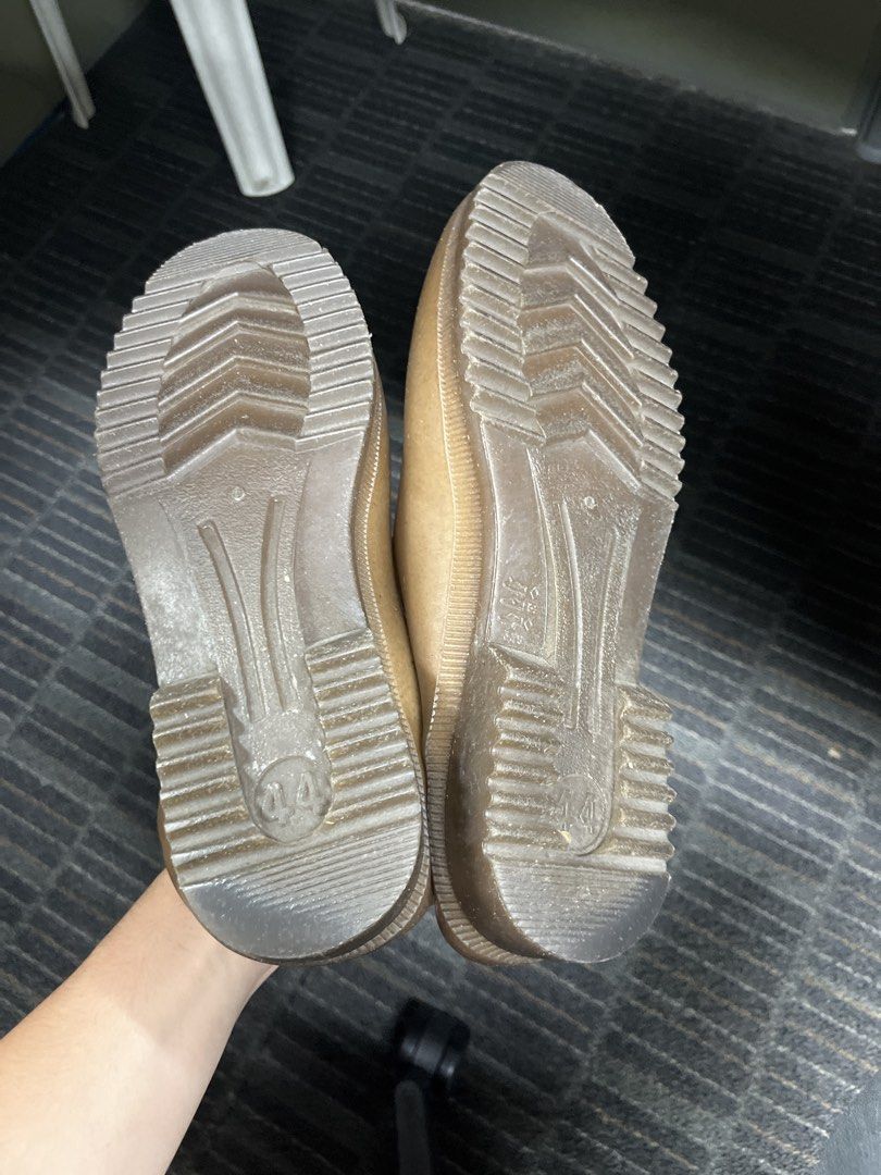 LF SWAP SIZE 45: Plasticana Gardana Clogs (Category: Slippers & Slides) located in Taguig. Submitted by joseph.miguel (Listing ID 1460980724, Image 2). Description: Looking to see if I can swap my size 44 clogs with size 45. In good condition Not for sale, only entertaining swap deal Meetup around Makati or BGC area.