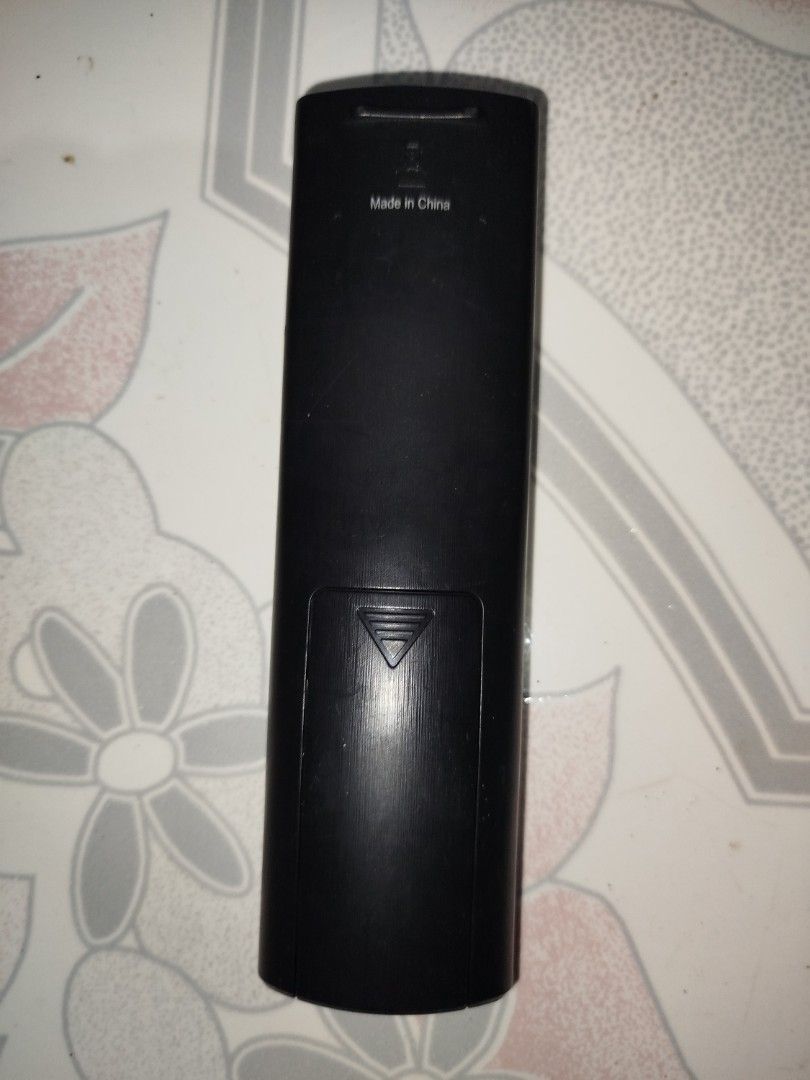 LG remote (Category: Other Audio Equipment) located in Manila. Submitted by jojo.welter (Listing ID 1461086996, Image 2). Description: Original LG smart TV remote .