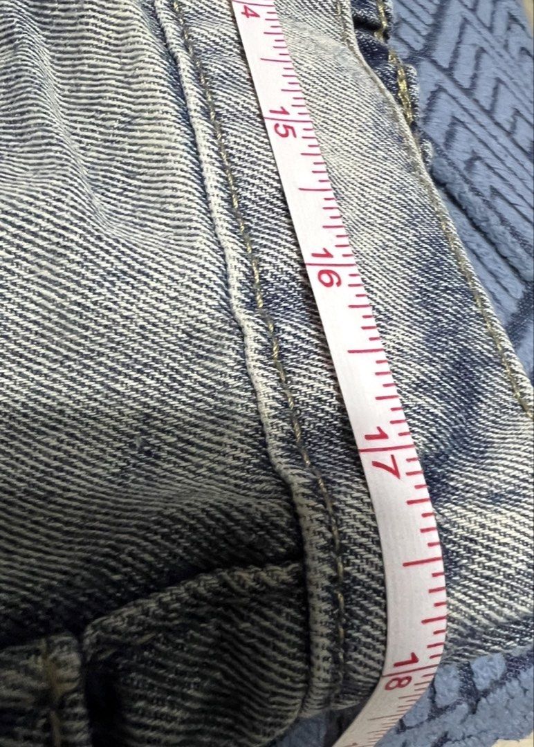 Light Wash Baggy Denim Jeans (Category: Jeans) located in Surigao. Submitted by boonz71_1971 (Listing ID 1461083115, Image 3). Description: Declutter Sale for PLuS SiZe women - Waist 36” Length 40” - Baggy fit, light wash denim jeans - Comfortable elastic waistband at the back - Functional front and back pockets - Slightly distressed fabric for a trendy look - Ideal for casual outfits.