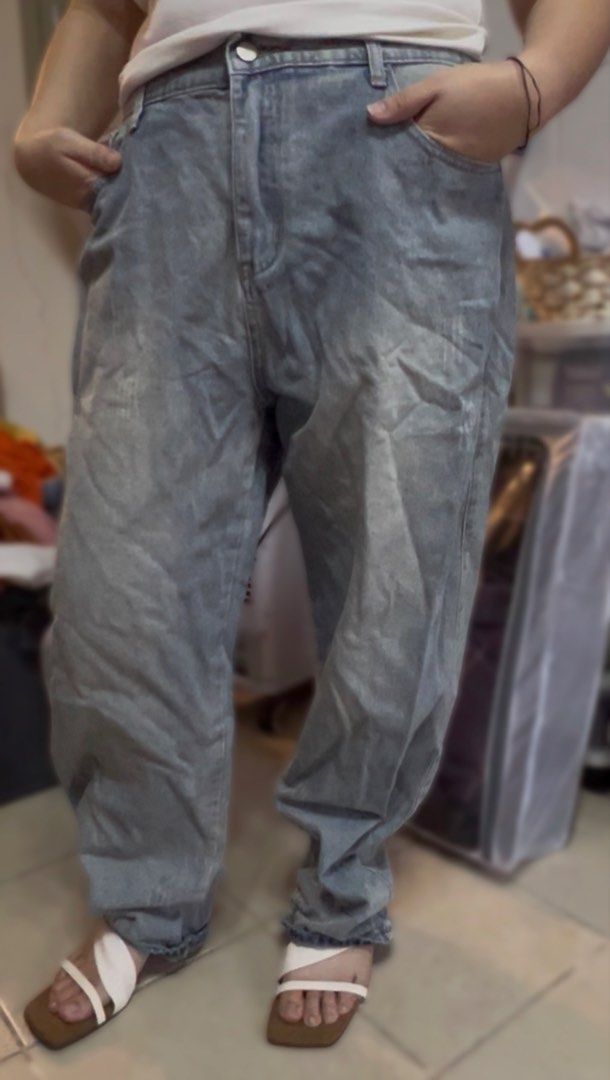 Light Wash Baggy Denim Jeans (Category: Jeans) located in Surigao. Submitted by boonz71_1971 (Listing ID 1461083115, Image 1). Description: Declutter Sale for PLuS SiZe women - Waist 36” Length 40” - Baggy fit, light wash denim jeans - Comfortable elastic waistband at the back - Functional front and back pockets - Slightly distressed fabric for a trendy look - Ideal for casual outfits.
