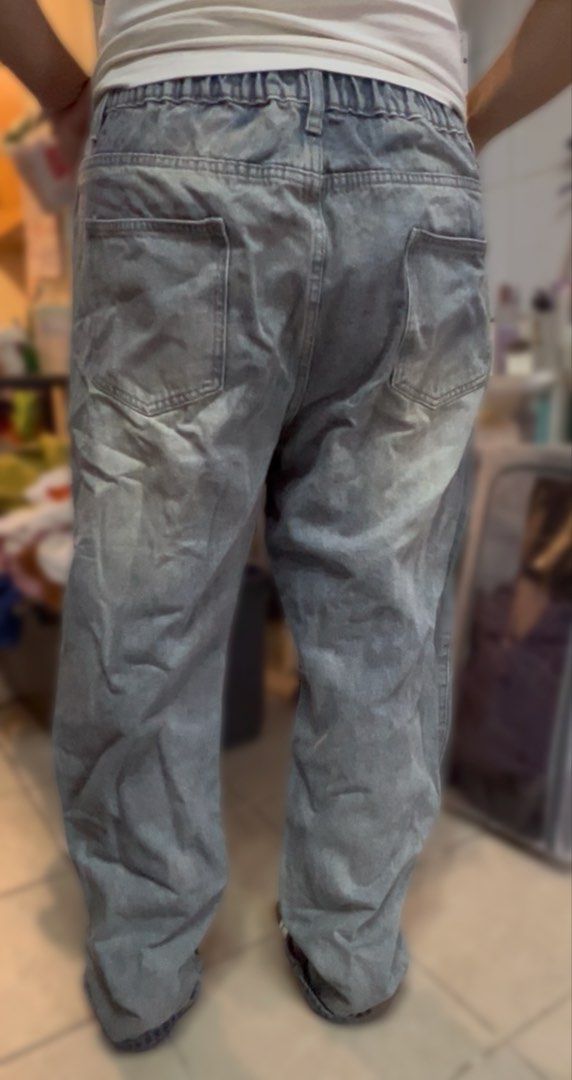 Light Wash Baggy Denim Jeans (Category: Jeans) located in Surigao. Submitted by boonz71_1971 (Listing ID 1461083115, Image 2). Description: Declutter Sale for PLuS SiZe women - Waist 36” Length 40” - Baggy fit, light wash denim jeans - Comfortable elastic waistband at the back - Functional front and back pockets - Slightly distressed fabric for a trendy look - Ideal for casual outfits.