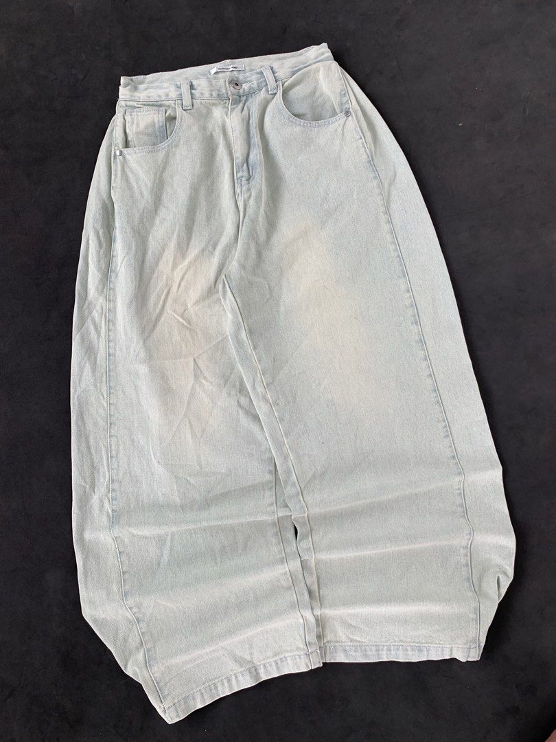 Light Wash Wide Leg Jeans (Category: Jeans) located in Valencia. Submitted by davehandpicked (Listing ID 1461056351, Image 1). Description: - Light wash denim jeans - Relaxed fit wide leg cut - Classic five-pocket styling - Button and zip closure - Ideal for casual outfits 300 EACH.