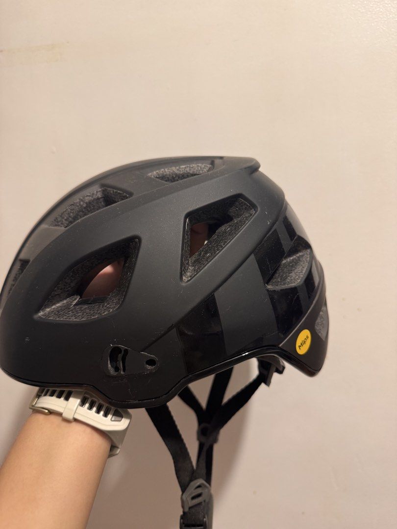 Limar Mountain Bike Helmet MIPS Matte Black (Category: Bicycles) located in Makati City. Submitted by dionne060 (Listing ID 1461040671, Image 3). Description: - Giro Mountain Bike Helmet - Sleek Matte Black Finish - MIPS Technology for Enhanced Safety - Adjustable Straps for a Perfect Fit - Excellent Ventilation to Keep You Cool - Ready for Your Next Trail Adventure!.