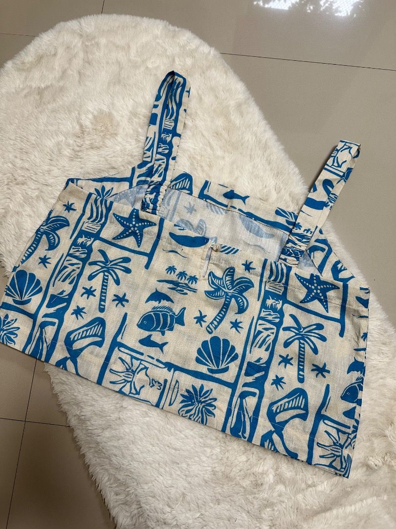 Linen Printed top (Category: Sleeveless) located in Davao. Submitted by theresetshelf (Listing ID 1459872697, Image 2). Description: 🐚 Linen 🐚 unique print 🐚comfy .