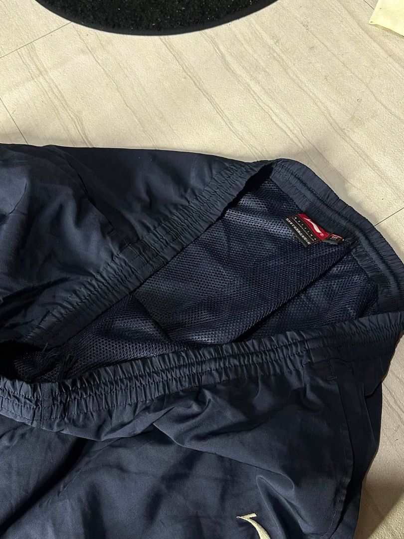 li-ning baggy track pants (Category: Joggers) located in Manila. Submitted by nb_thriftshop (Listing ID 1461078496, Image 3). Description: baggy track pants ( li ning ) waist 30 to 40 has lace length 41 leg hole 9.5 no issue washed.