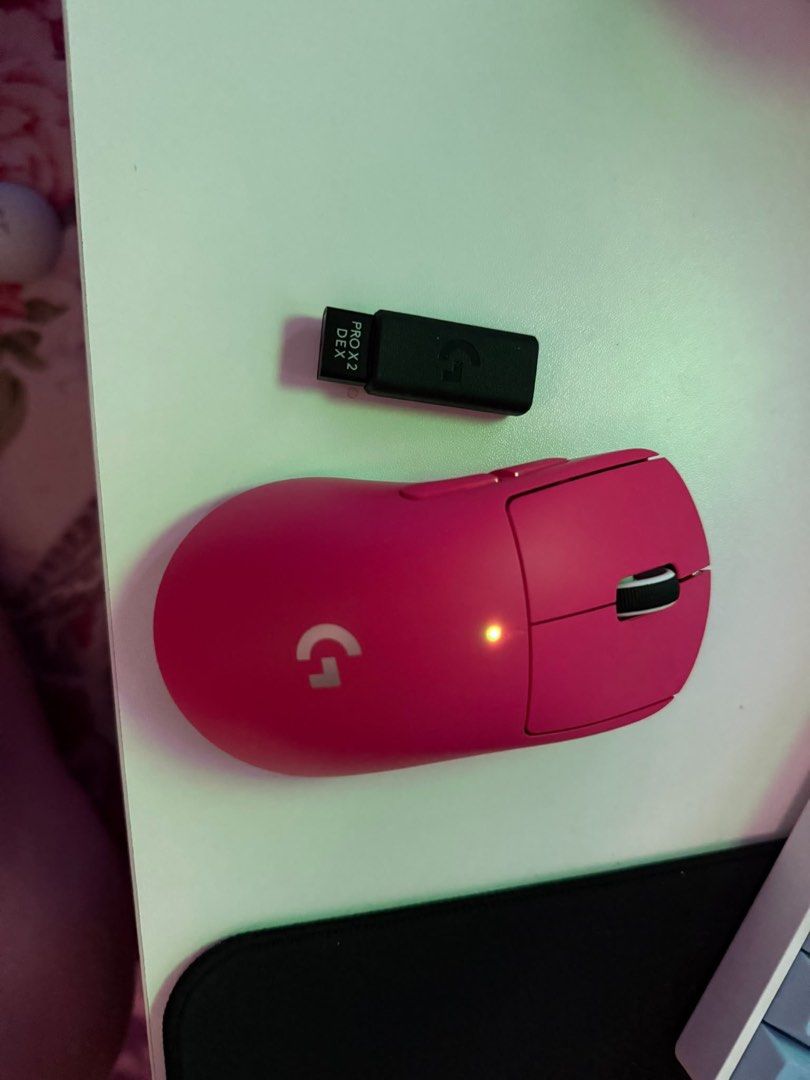 Logitech G PRO X SUPERLIGHT 粉紅色無線滑鼠 （分類：電腦滑鼠及相關產品）位於 Hong Kong。 由 babababou 提交（商品編號 1460996091，圖片 2）。簡介： Logitech superlight 2 dex 9成新 用了一日不適合。